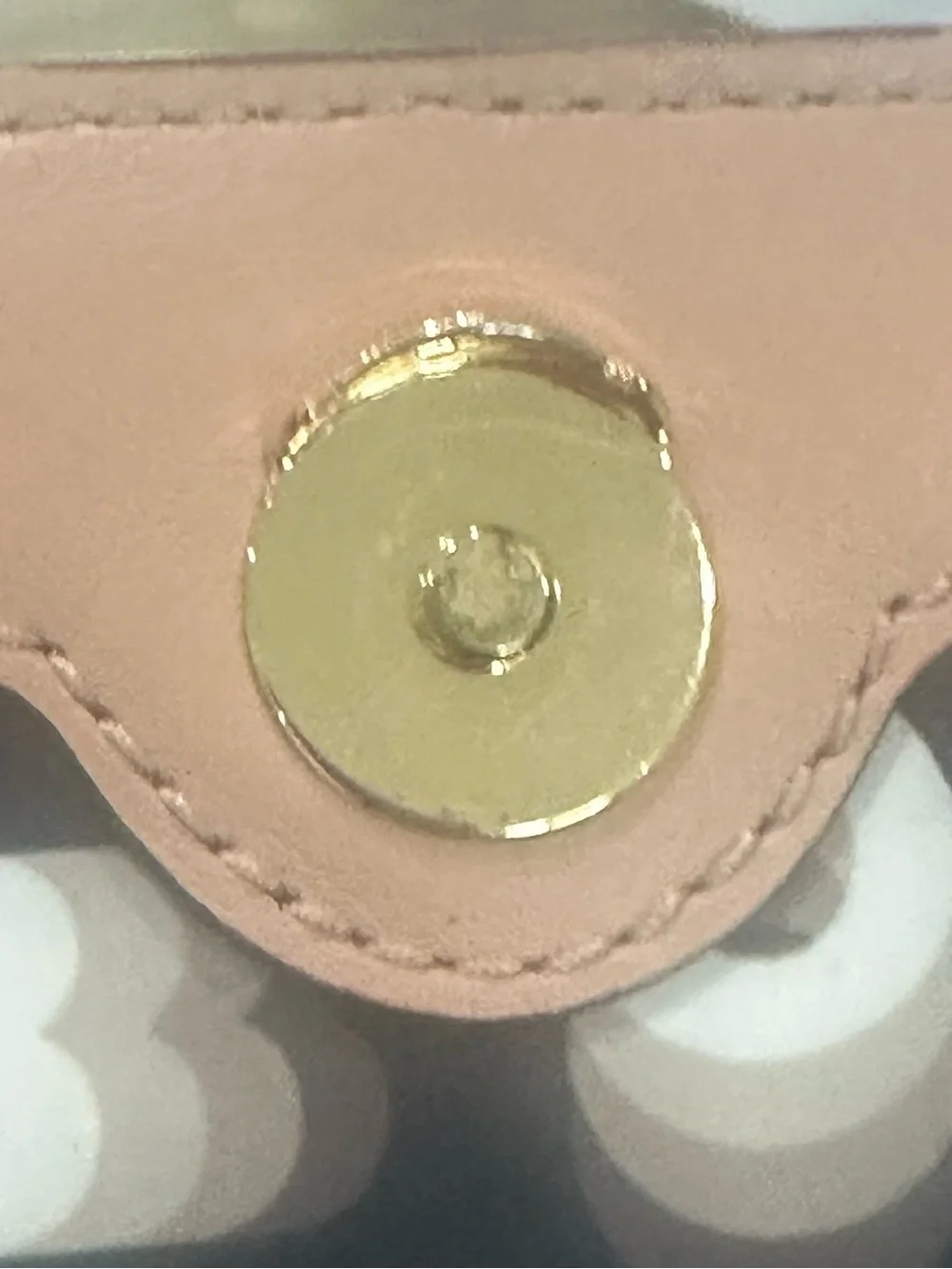 Authentic Marc Jacobs Blush Pink Leather Crossbody with Gold Logo - Picture 7 of 16